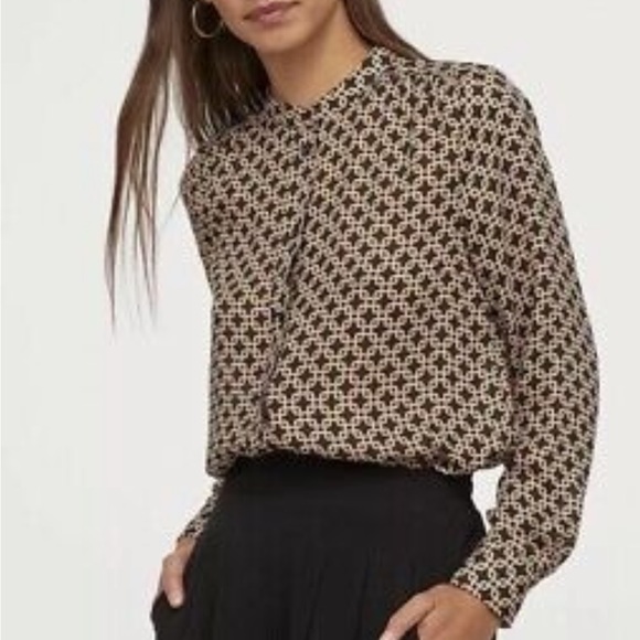 H&M x Richard Allan Black & Gold Geometric Print Blouse size 6 - Picture 7 of 7